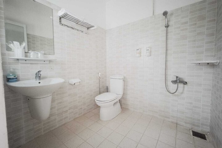 Room 32 of 126