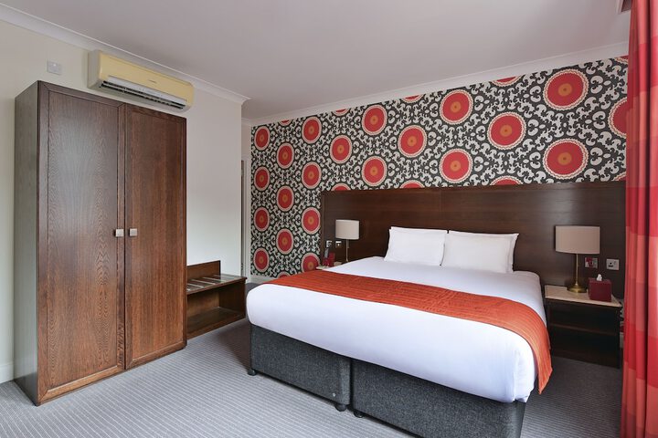 Room 8 of 44