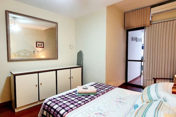 Room 5 of 34