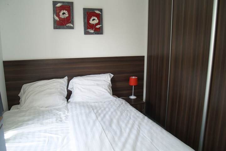 Room 5 of 40