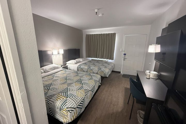 2 Double Beds (2 of 21)