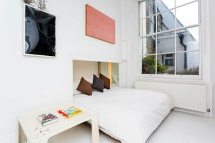 Room 16 of 22