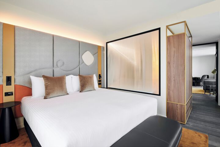 Room 10 of 64