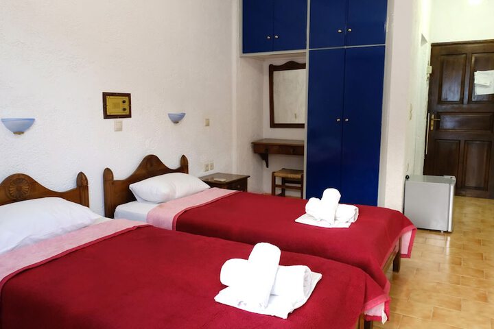 Room 2 of 18