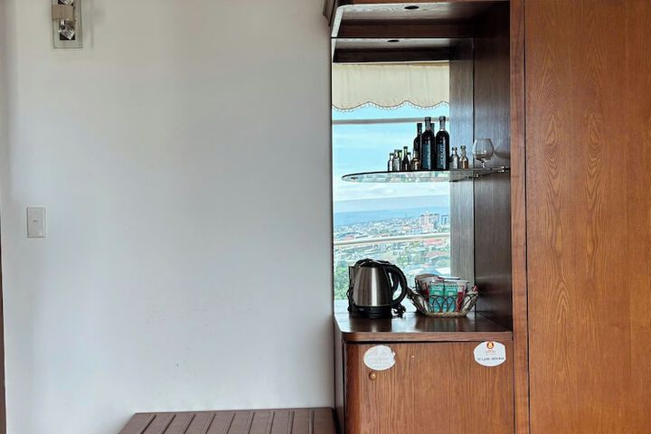 Room 15 of 41
