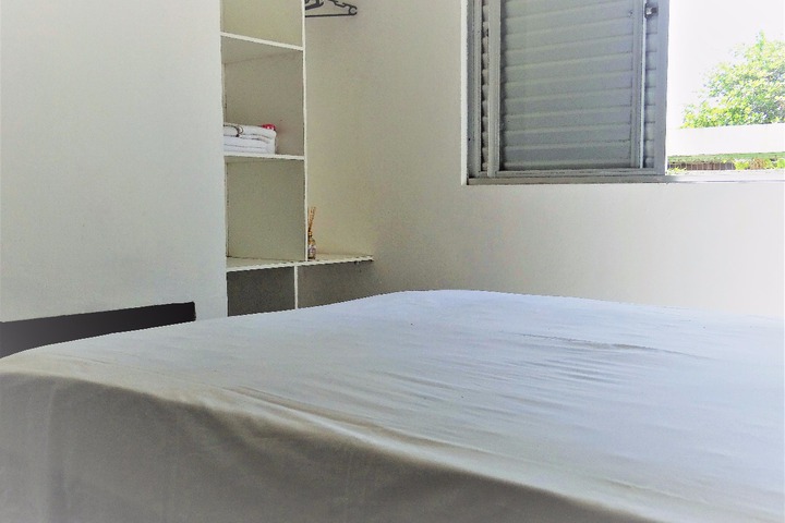 Room 6 of 16