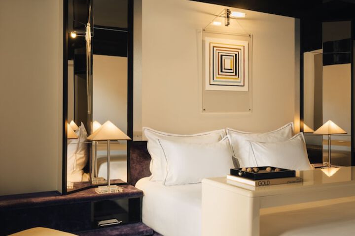 Room 12 of 17