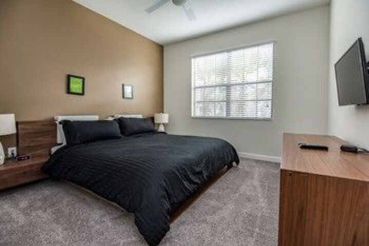 Room 11 of 24