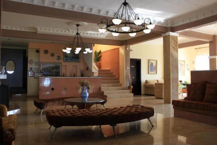 Entrance & Lobby