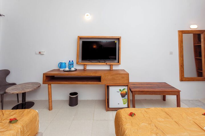 Room 9 of 163