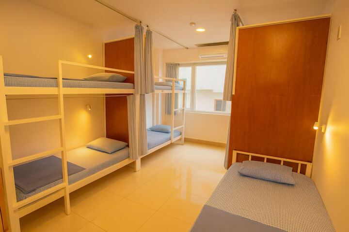 Room 13 of 30