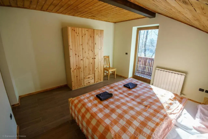 Room 5 of 13