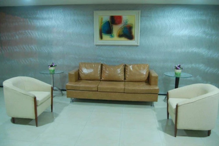 Entrance & Lobby