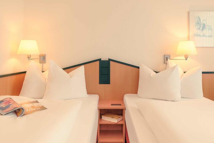 Room 8 of 43