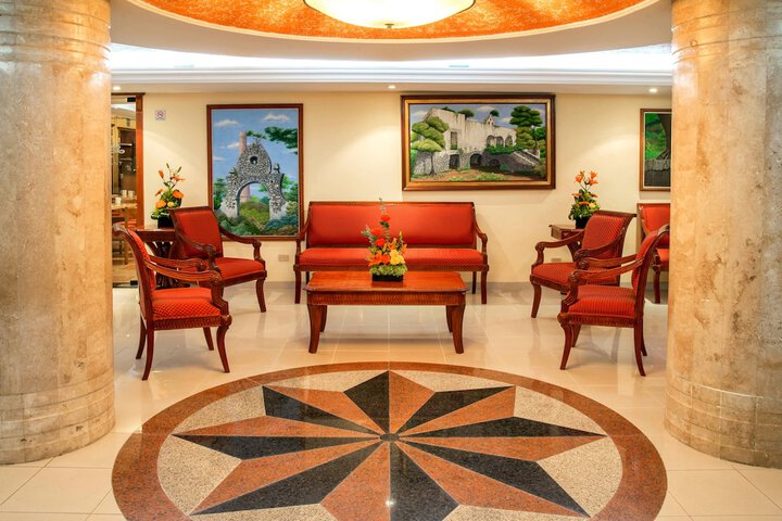 Entrance & Lobby