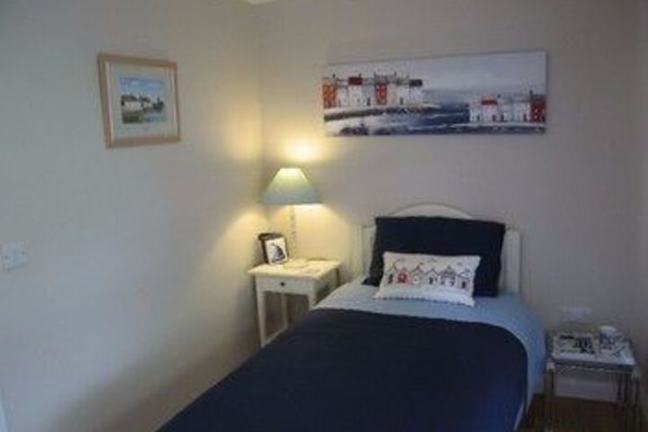Room 8 of 18