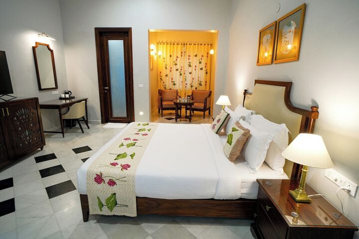 Room 6 of 22