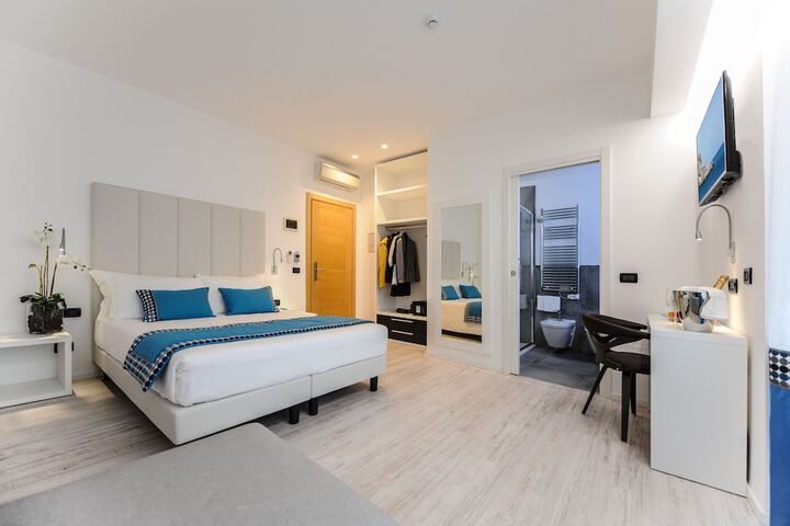 Room 8 of 71