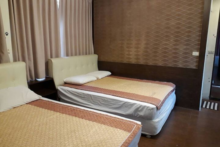 Room 14 of 25