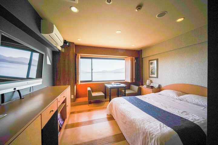 Room 13 of 46