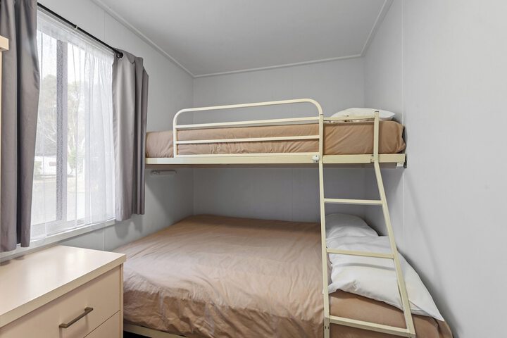 Room 9 of 150