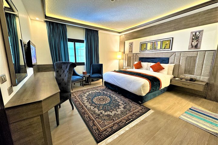 Room 3 of 38