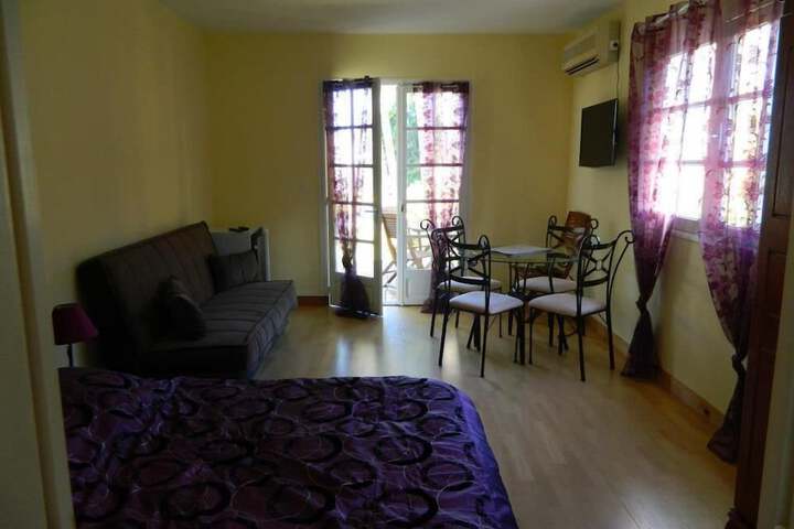 Room 8 of 43