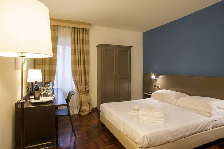 Room 3 of 49
