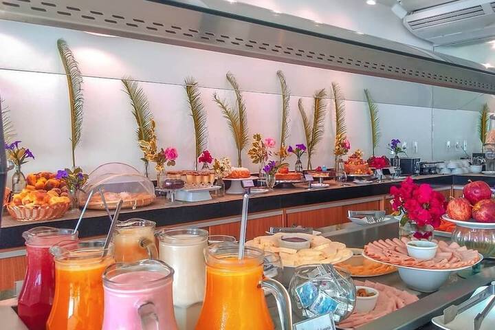 Breakfast/Coffee Service 47 of 135
