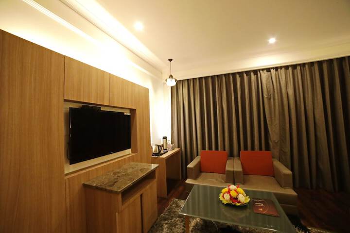 Room 30 of 100