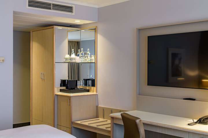 Room 19 of 101
