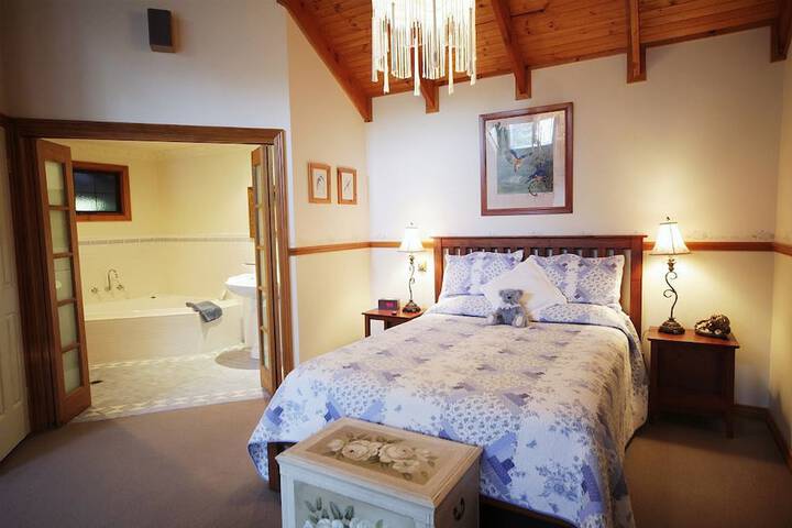 Room 3 of 23