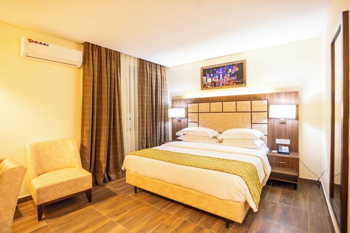 Room 4 of 31