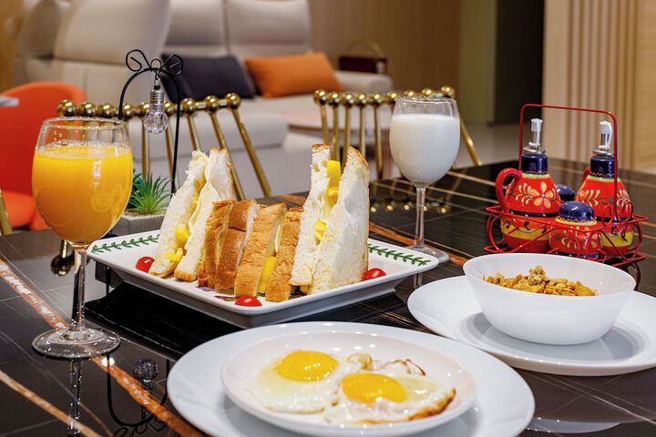 Breakfast/Coffee Service 25 of 41
