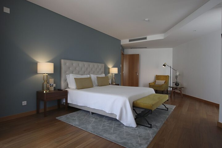 Room 18 of 80