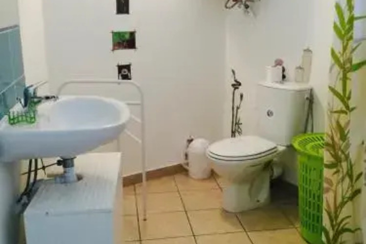 Room 7 of 13