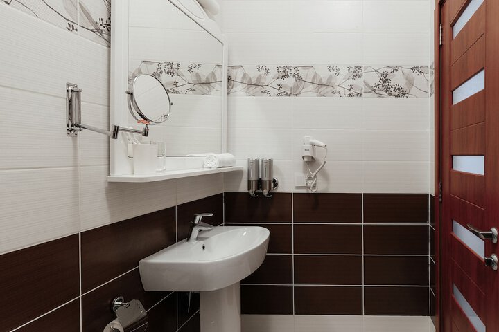 Room 35 of 40