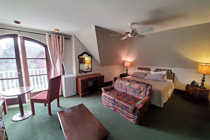 Room 13 of 42