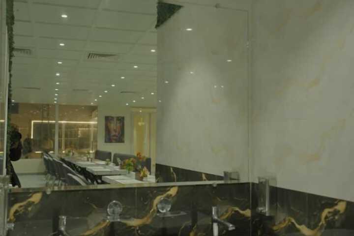 Room 40 of 61