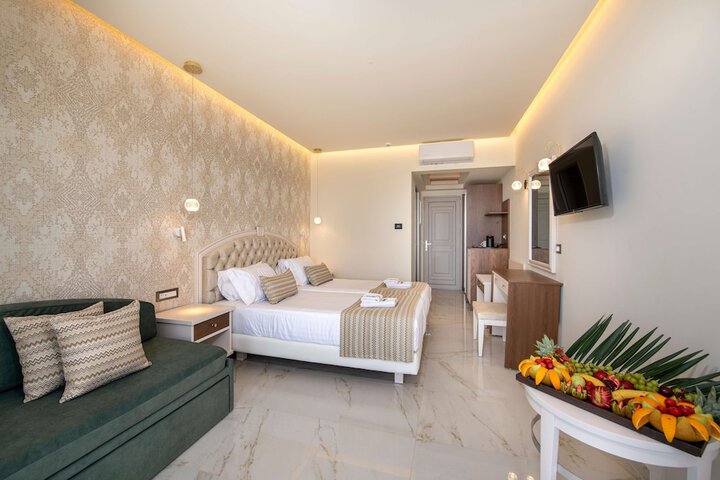 Room 42 of 156