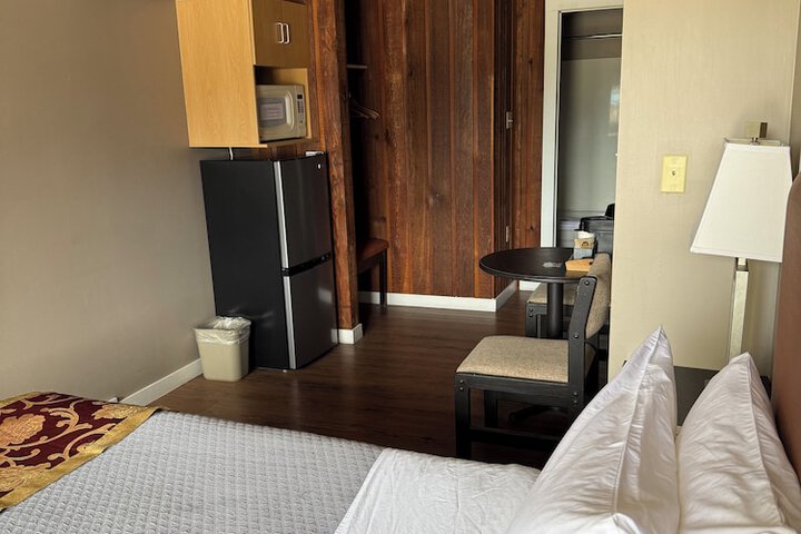 Room 18 of 38