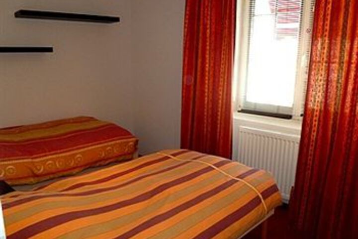 Room 5 of 14