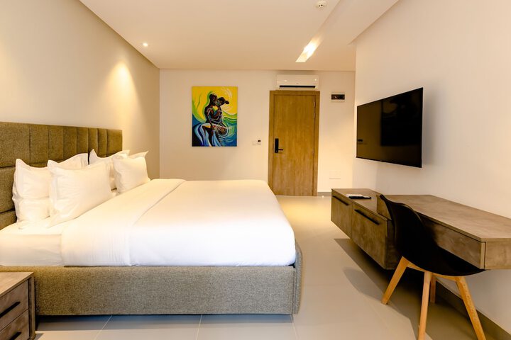 Room 28 of 86