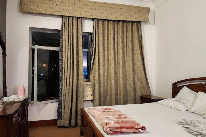 Room 7 of 17