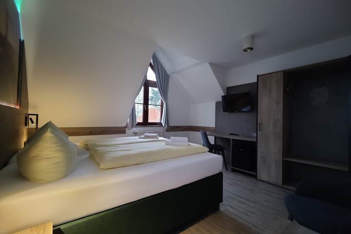 Room 16 of 73