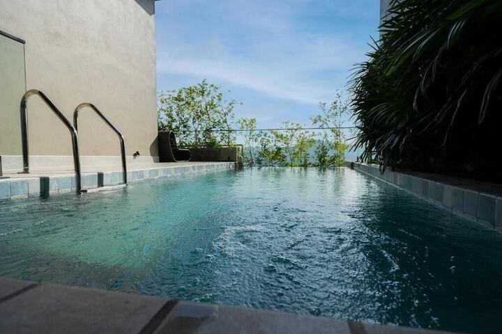 Pool 9 of 17