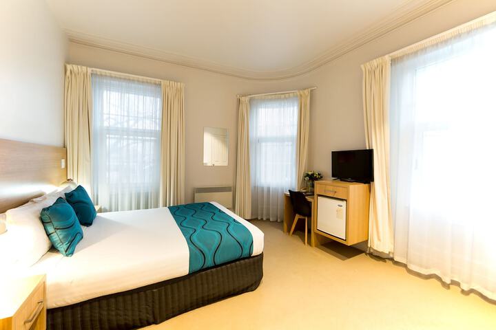 Room 21 of 76