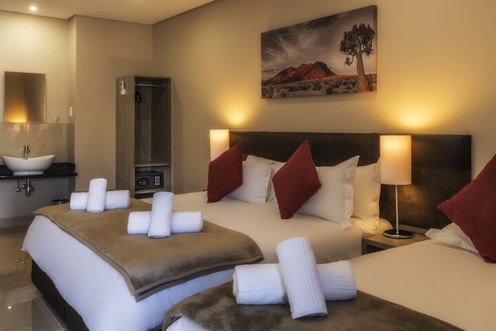 Room 8 of 34