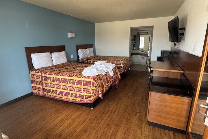 Room 8 of 26