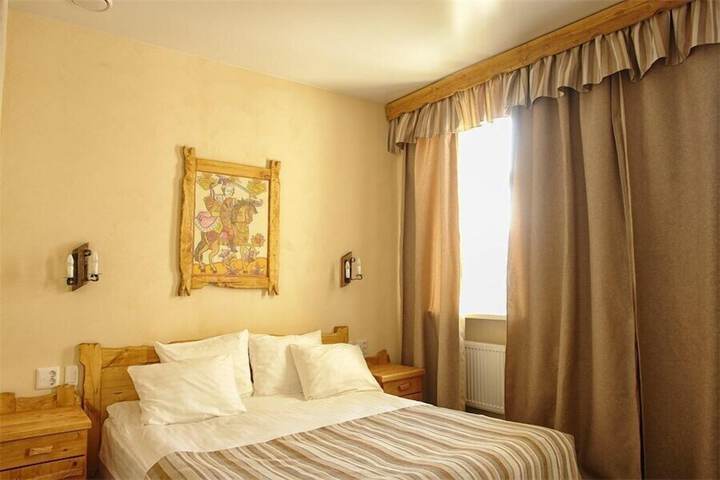 Room 12 of 34